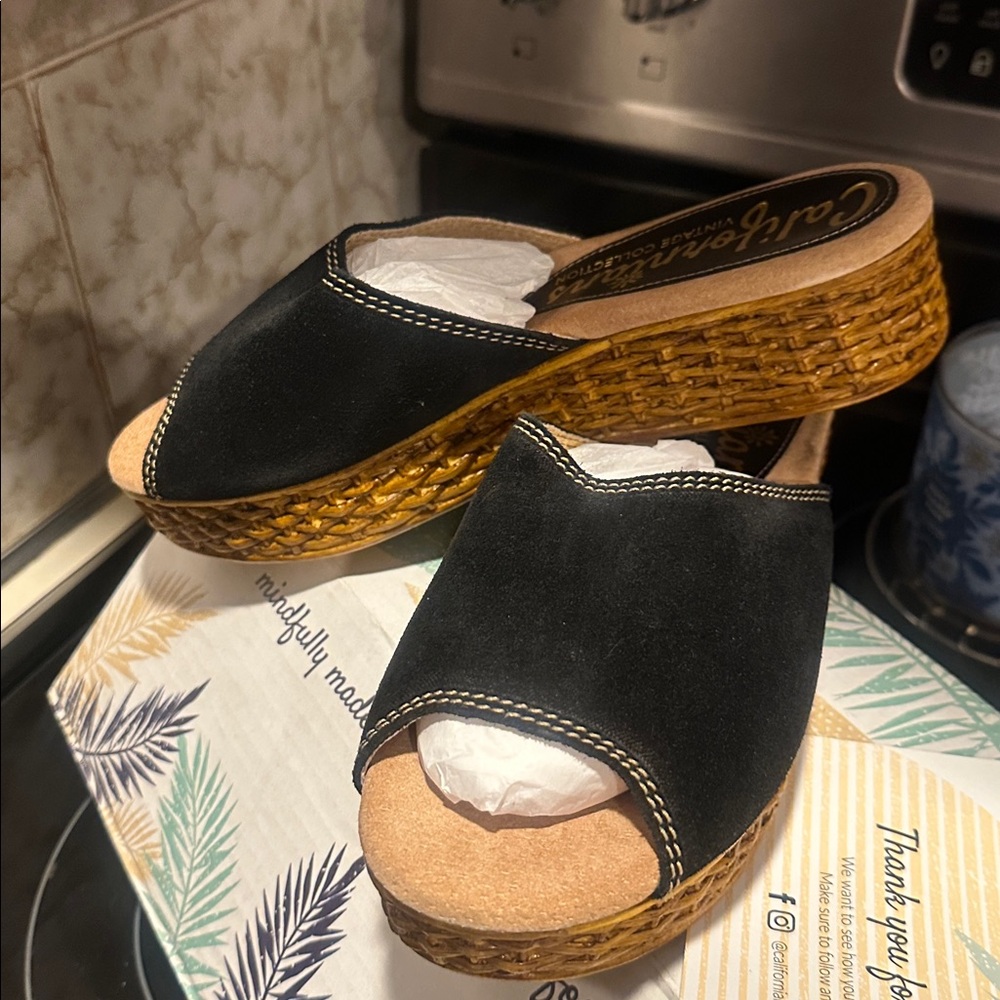 Californians‎ USA handmade Margot Black Suede sandals Women's Size 8